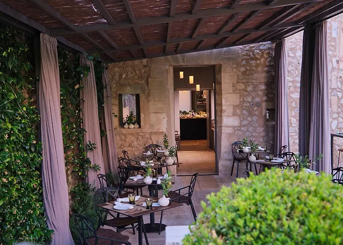 Auli Luxury Retreat - Adults Only Hotel