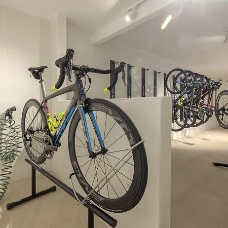 Auli Luxury Retreat - Adults Only