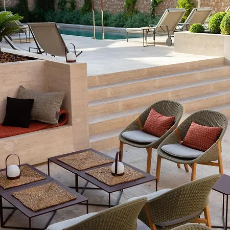 Auli Luxury Retreat - Adults Only