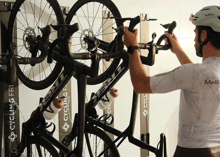 Auli Luxury Retreat - Adults Only Hotel 5*